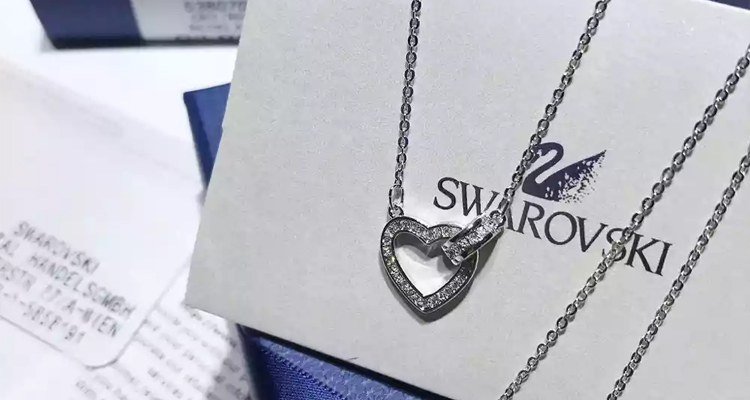 施華洛世奇（Swarovski）換上新天鵝LOGO